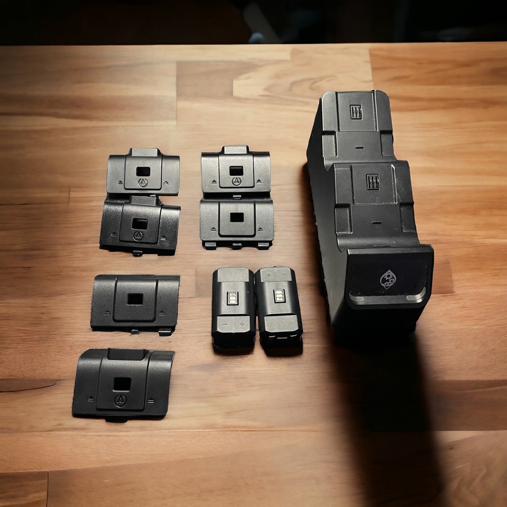 Collective Minds Xbox one Series Dual Charger Batteries Battery Doors